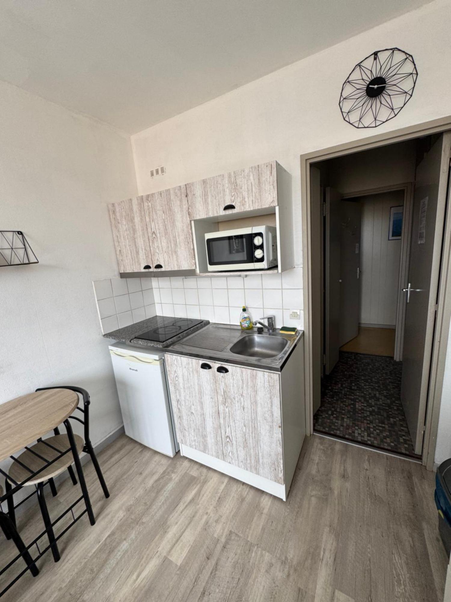 Studio Au Coeur De Valence 45 Luaran gambar
